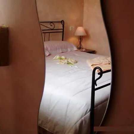 مزرعة للإقامة Tenuta Santa Maria *