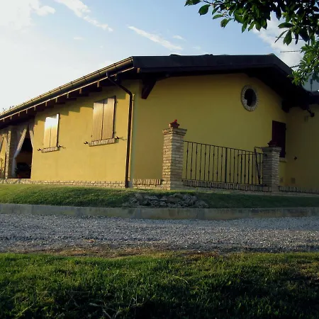 مزرعة للإقامة Tenuta Santa Maria Notaresco