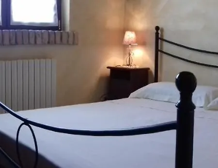 مزرعة للإقامة Tenuta Santa Maria